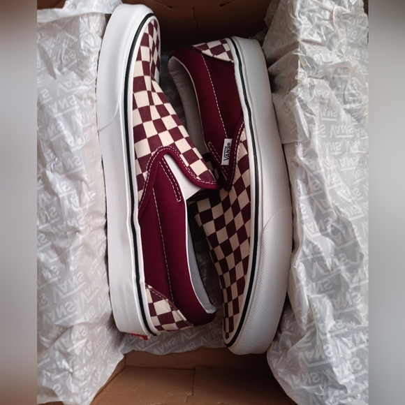 Brand New VANS Classic Slip-On Checkerboard Tennis Shoe 👟 - Picture 13 of 14